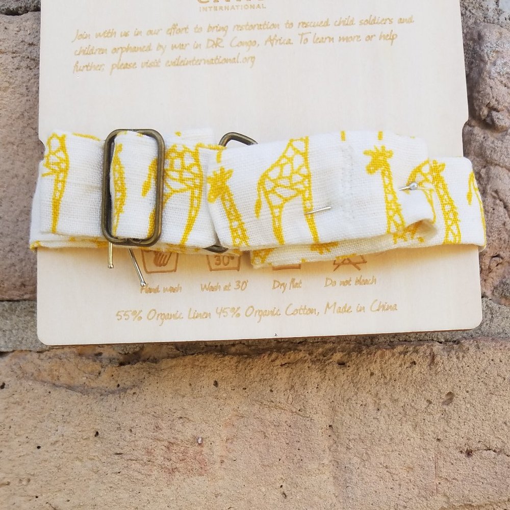 Milkbarn Organic White with Yellow Linen and Cotton Giraffes Bow Tie NWOT - Picture 3 of 7
